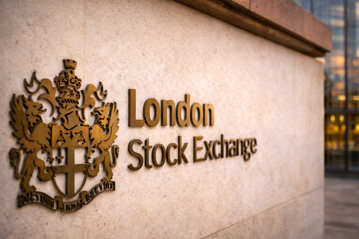 LSEG Shares Slide Following Buyback Announcement, Market Eyes FTSE Review