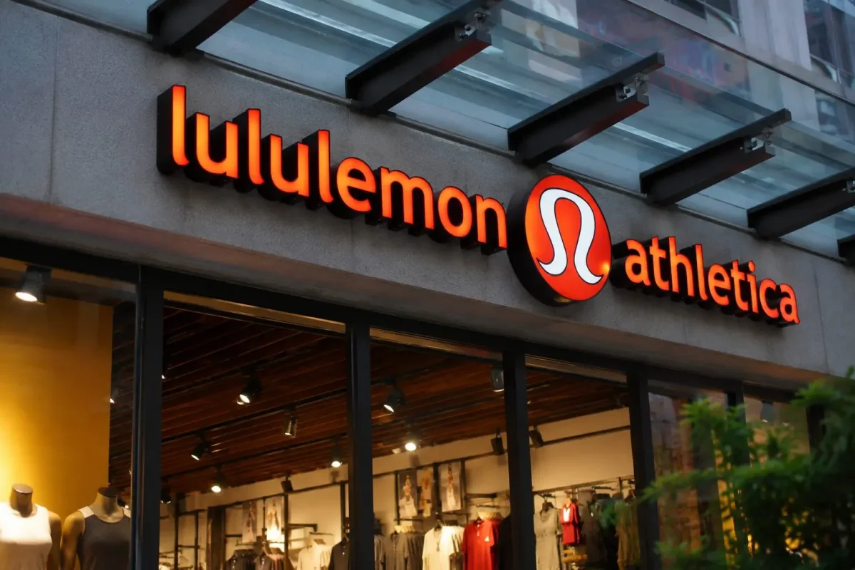 Lululemon Stock Climbs 8% on Global Growth, Offsetting US Decline
