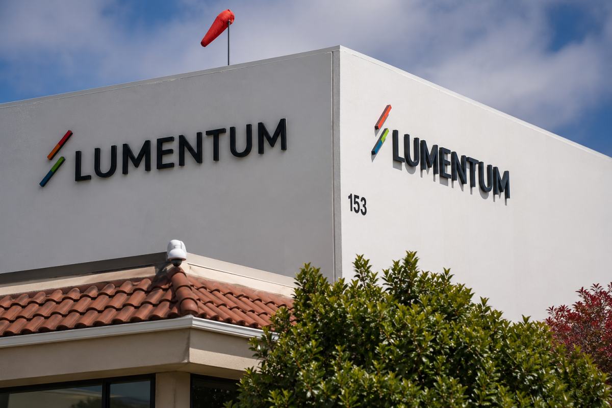 Lumentum Faces AI Demand Test as Earnings Approach After BlackRock Filing
