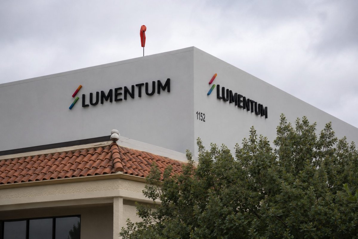 Lumentum's AI Sales Surge 90% but Stock Falls on Revenue Miss
