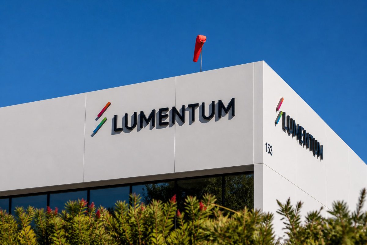 Lumentum Shares Surge as Analysts Boost Targets Ahead of Earnings