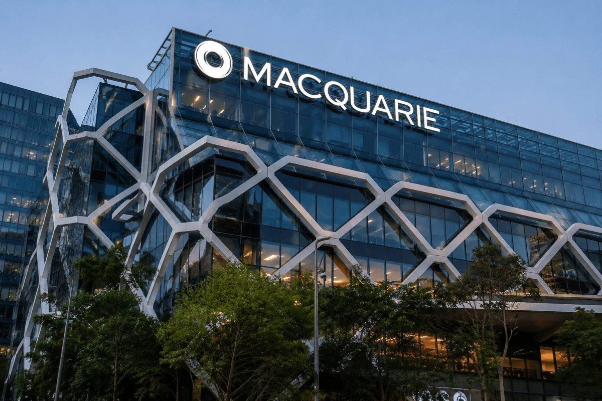 Macquarie Group Ltd Nears 52-Week High Amid Deposit Strategy Shift