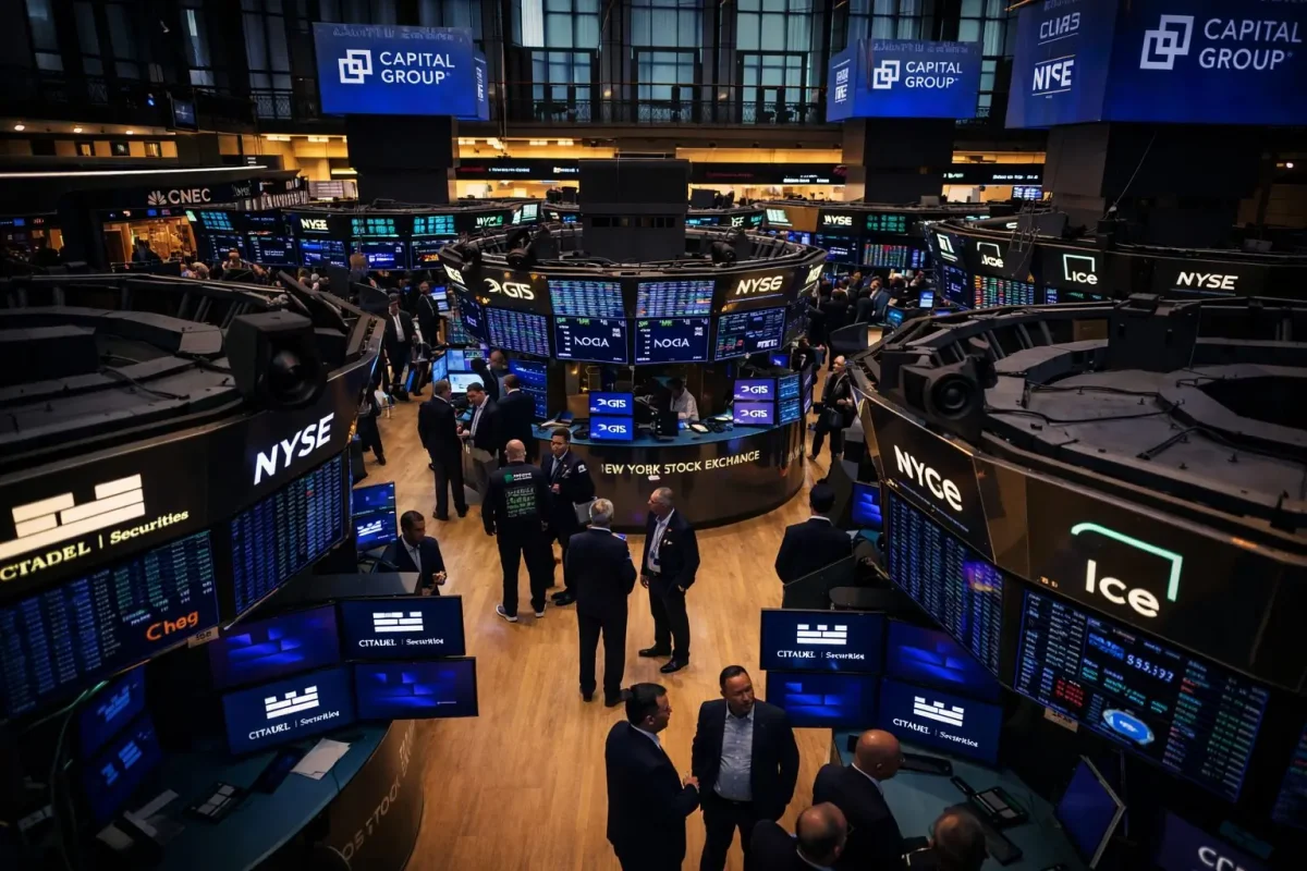 Markets Await Key Data, Fed Comments as Futures Show Muted Moves