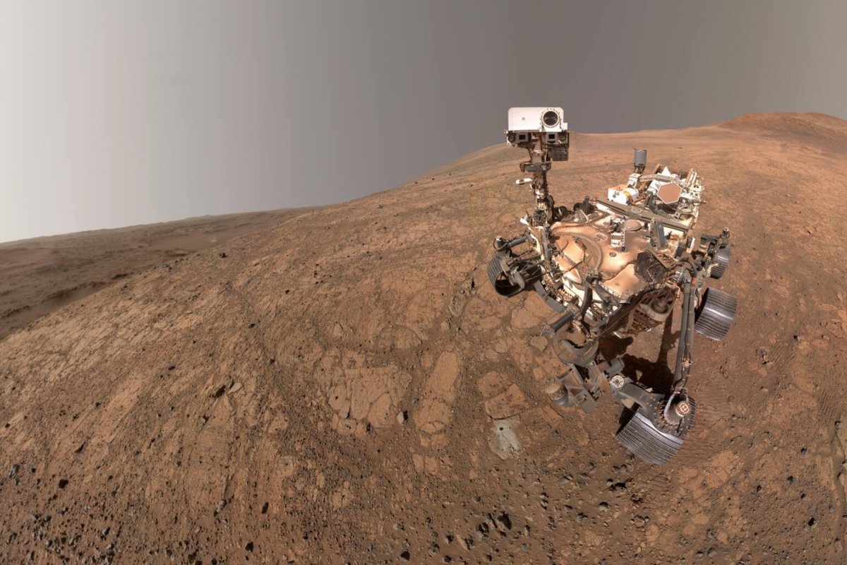 Mars Dust Study Reveals Nanoscale Particle Adhesion on Spacesuit Materials