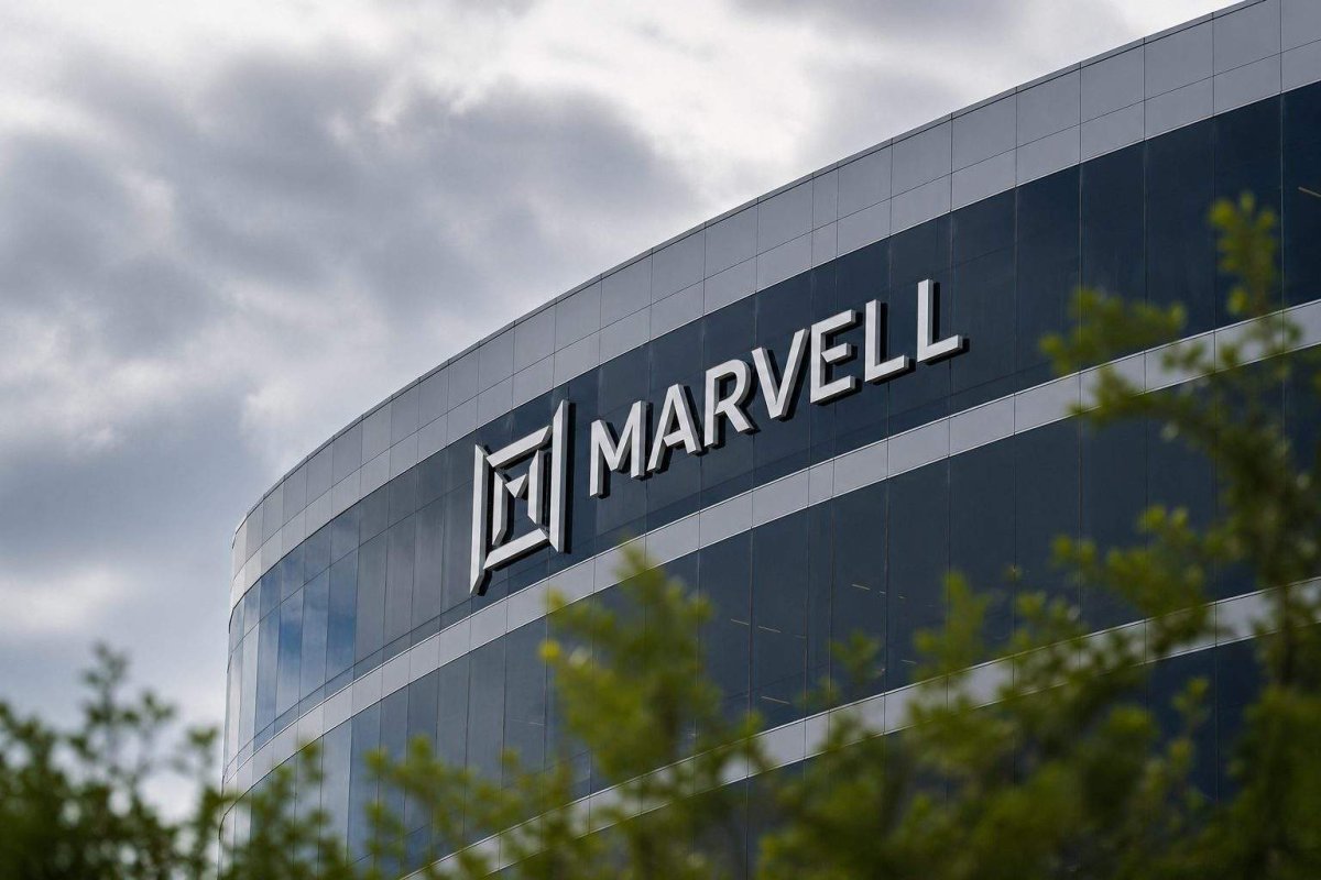 Marvell Technology Plunges 9.8% as AI Data-Center Momentum Slows