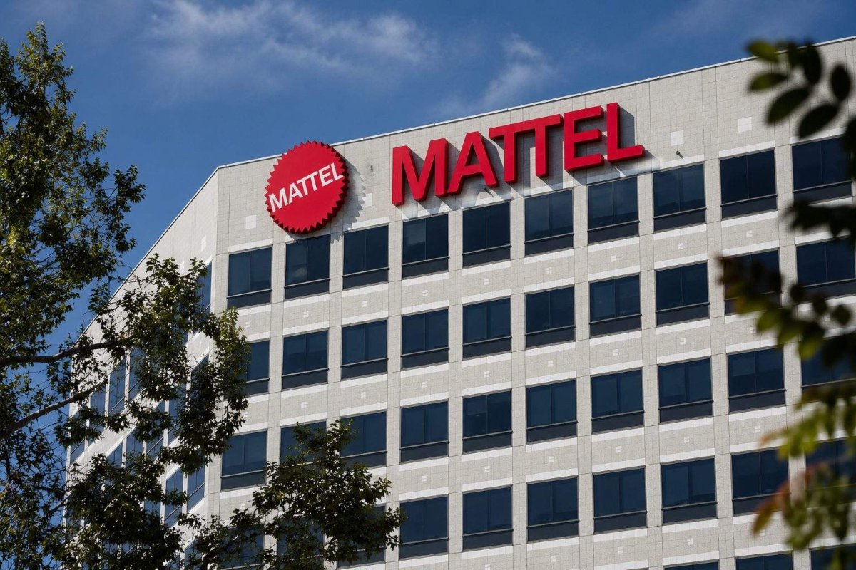 Mattel Holds Steady Despite Analyst Downgrades, Buyback Potential Eyed