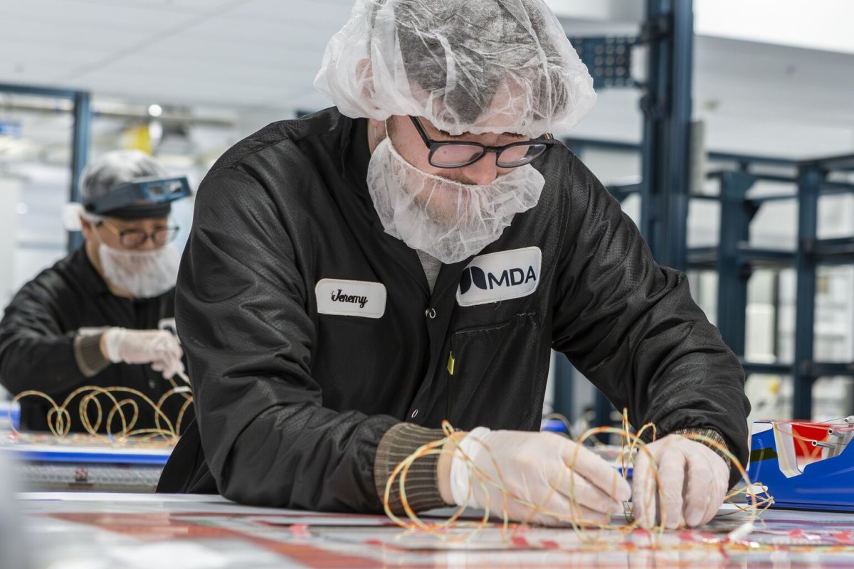 MDA Space Secures Antenna Work for 66 IRIS² Satellites