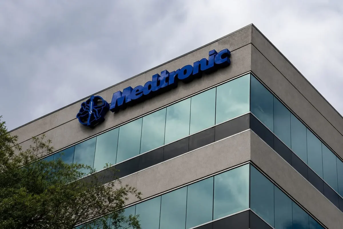 Medtronic Hovers Near 52-Week Low as Market Awaits Earnings