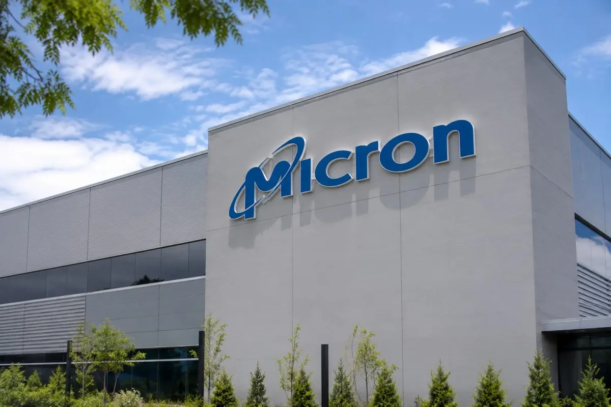 Micron Drops Again as AI Memory Rally Faces Headwinds