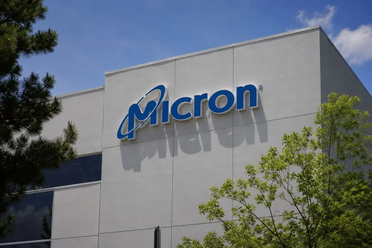 Micron Gains Amid Tech Selloff; Samsung Strike May Tighten Memory Supply