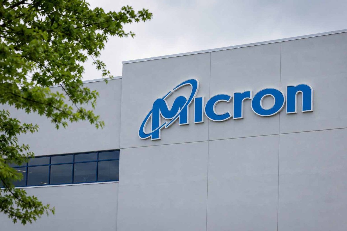 Micron Hits $850B Market Cap as AI Memory Demand Surges