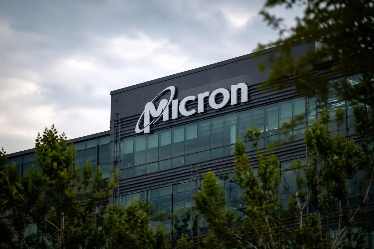 Micron's $138B Drop Highlights Nasdaq-100 Concentration Risk