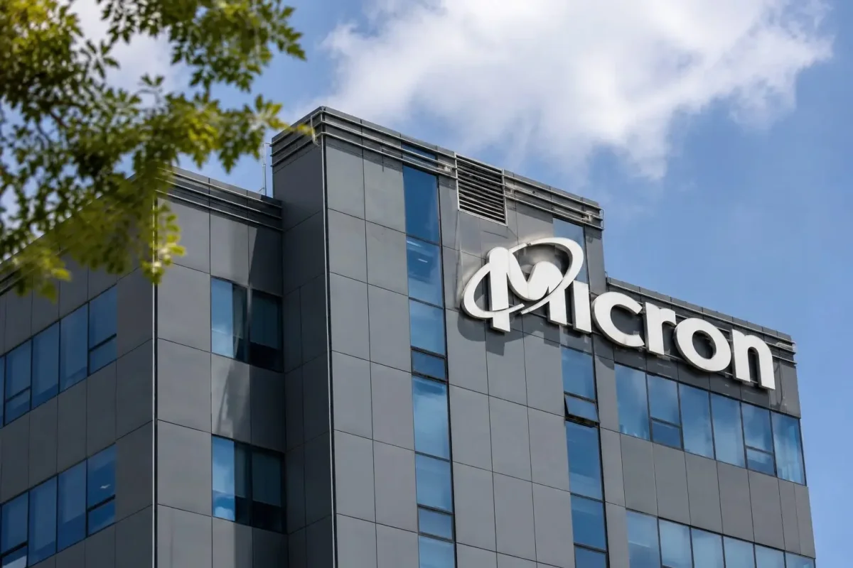 Micron's Wild Week: 16% Swing Masks Modest Close