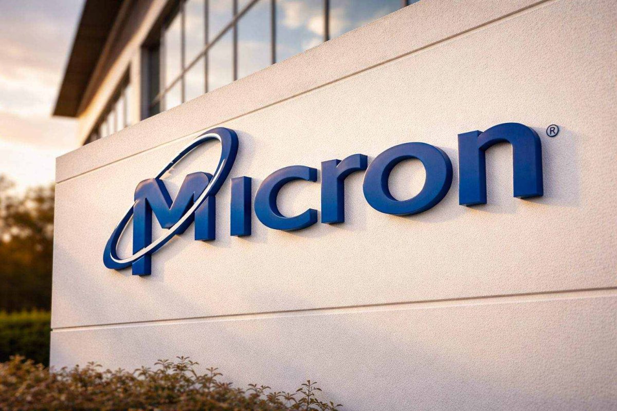 Micron Shares Slide Amid Oil Spike, Tech Rout Overshadows New AI Memory