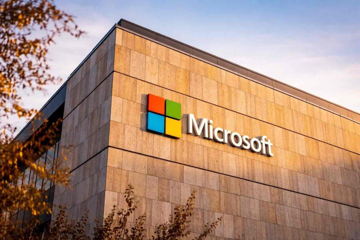 Microsoft Shares Slip Amid Data-Center Expansion, Analyst Target Cuts