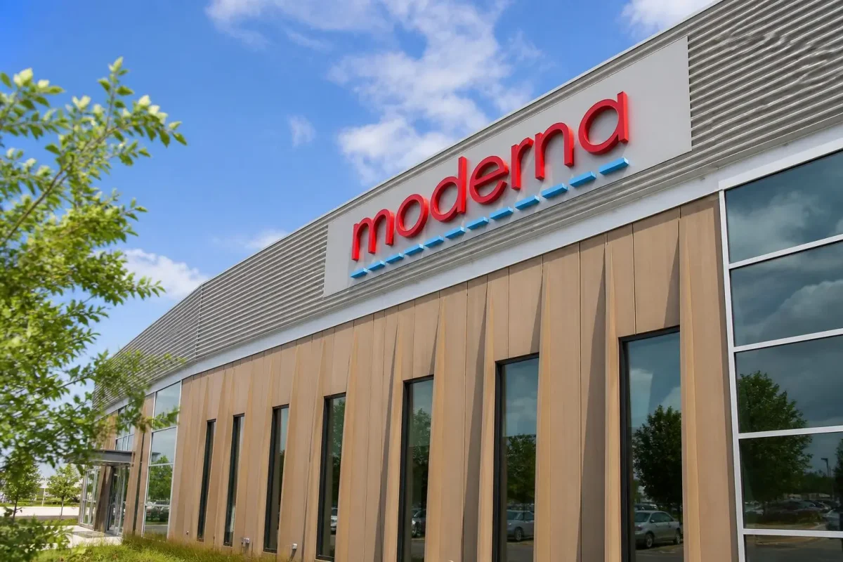 Moderna Tops Q1 Revenue Forecast on International Covid Vaccine Sales, Hit by $900M Charge