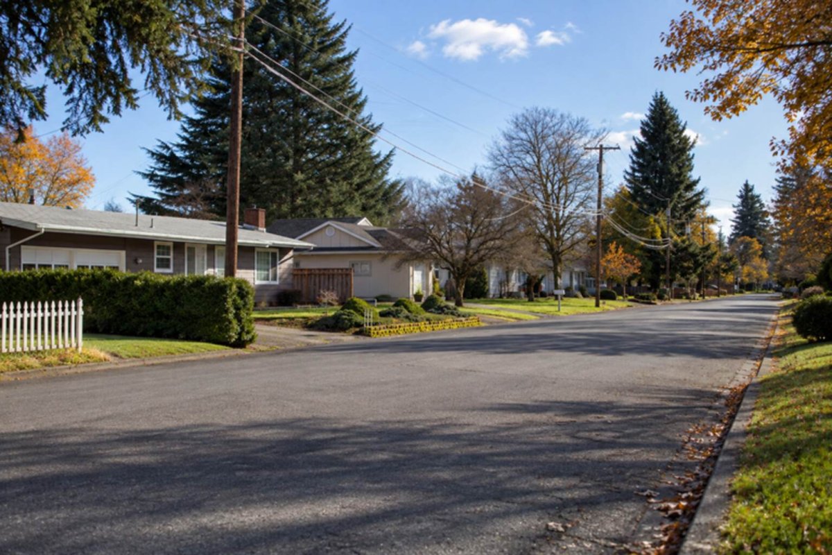 Mortgage Rates Climb to 6.95%, Pressuring Rocket Shares