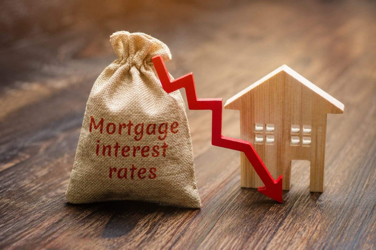 Mortgage Rates Remain Elevated, Dampening Spring Housing Market Activity
