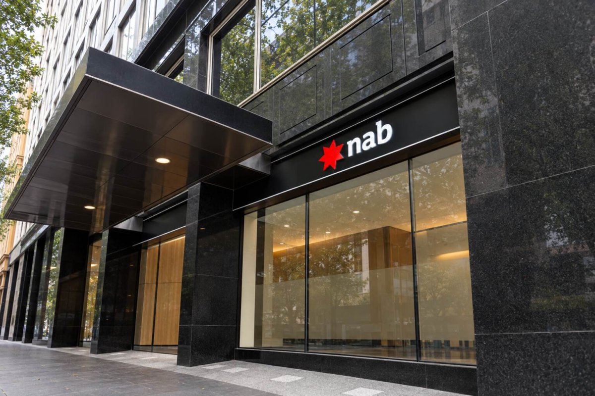 NAB Eyes HSBC Australia Deposits as Stock Dips 1.4%