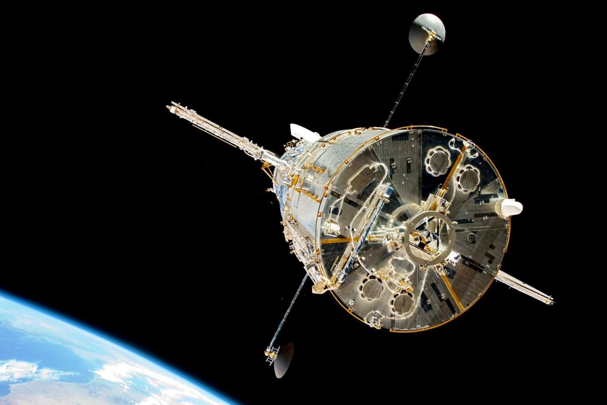 NASA Requests Commercial Proposals for Hubble Orbit Boost and Servicing