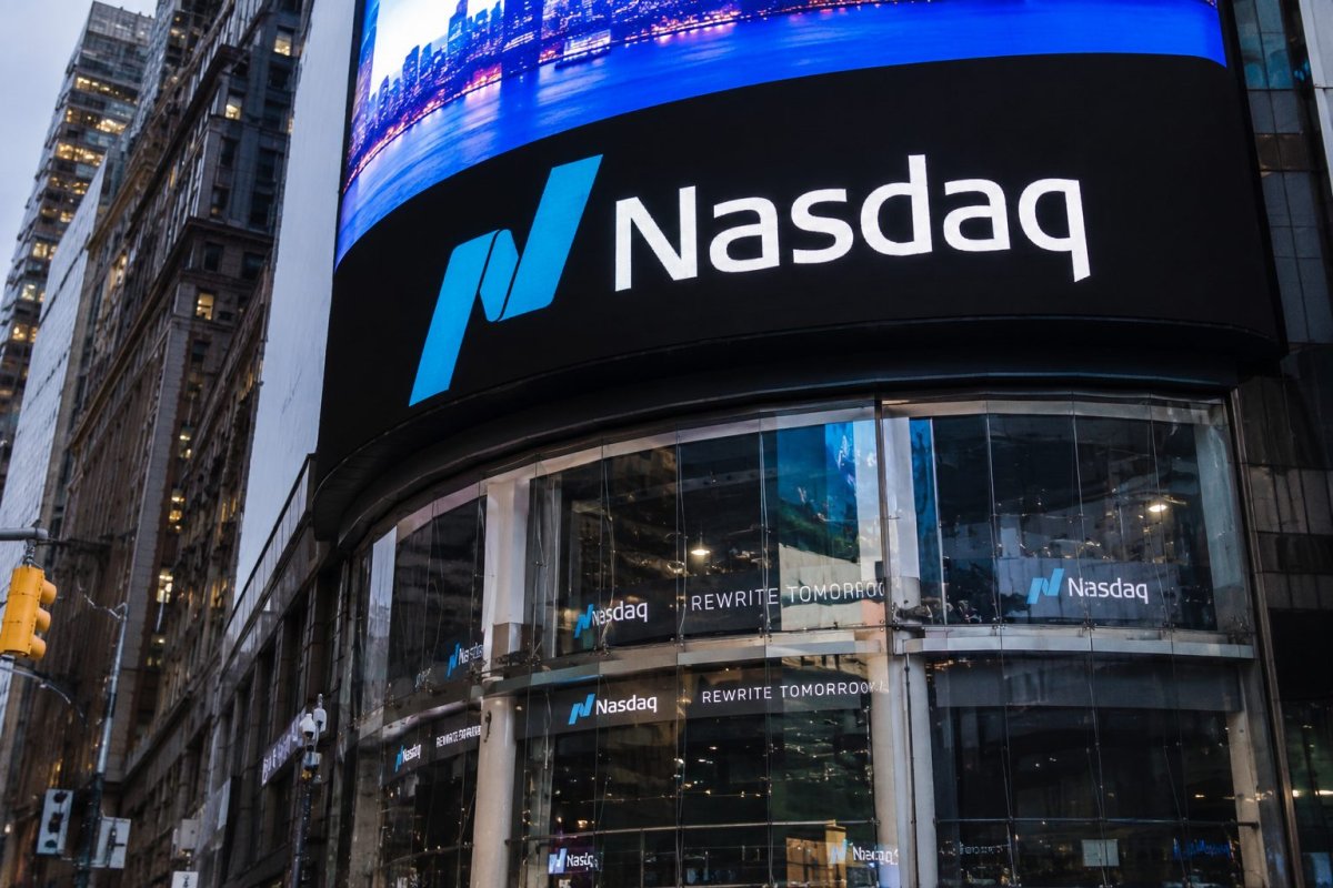Nasdaq 100 Slips Below 29,000 as Tech Rally Falters