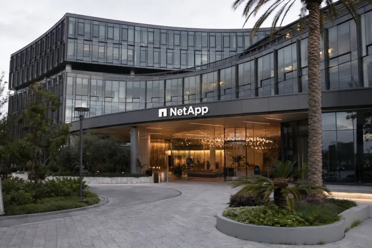 NetApp Shares Slide 7.9% Despite Record Revenue as Cash Flow Drops