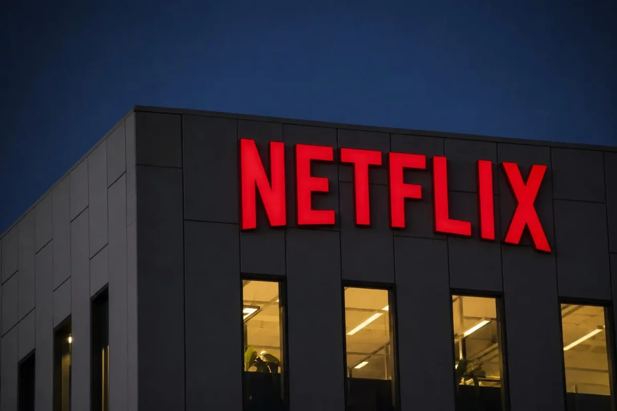 Netflix Slips After $500M Licensing Deal for The Walking Dead Franchise