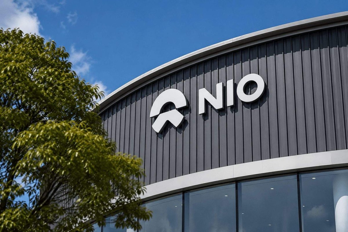 NIO Launches ES9 SUV Amid Cooling Chinese EV Market, CEO Warns of Saturation
