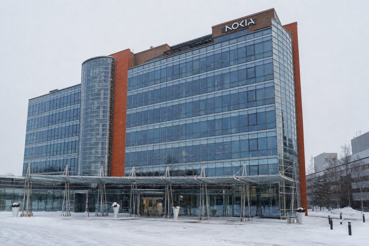 Nokia ADRs Surge 15% as AI Order Backlog Spurs Investor Optimism