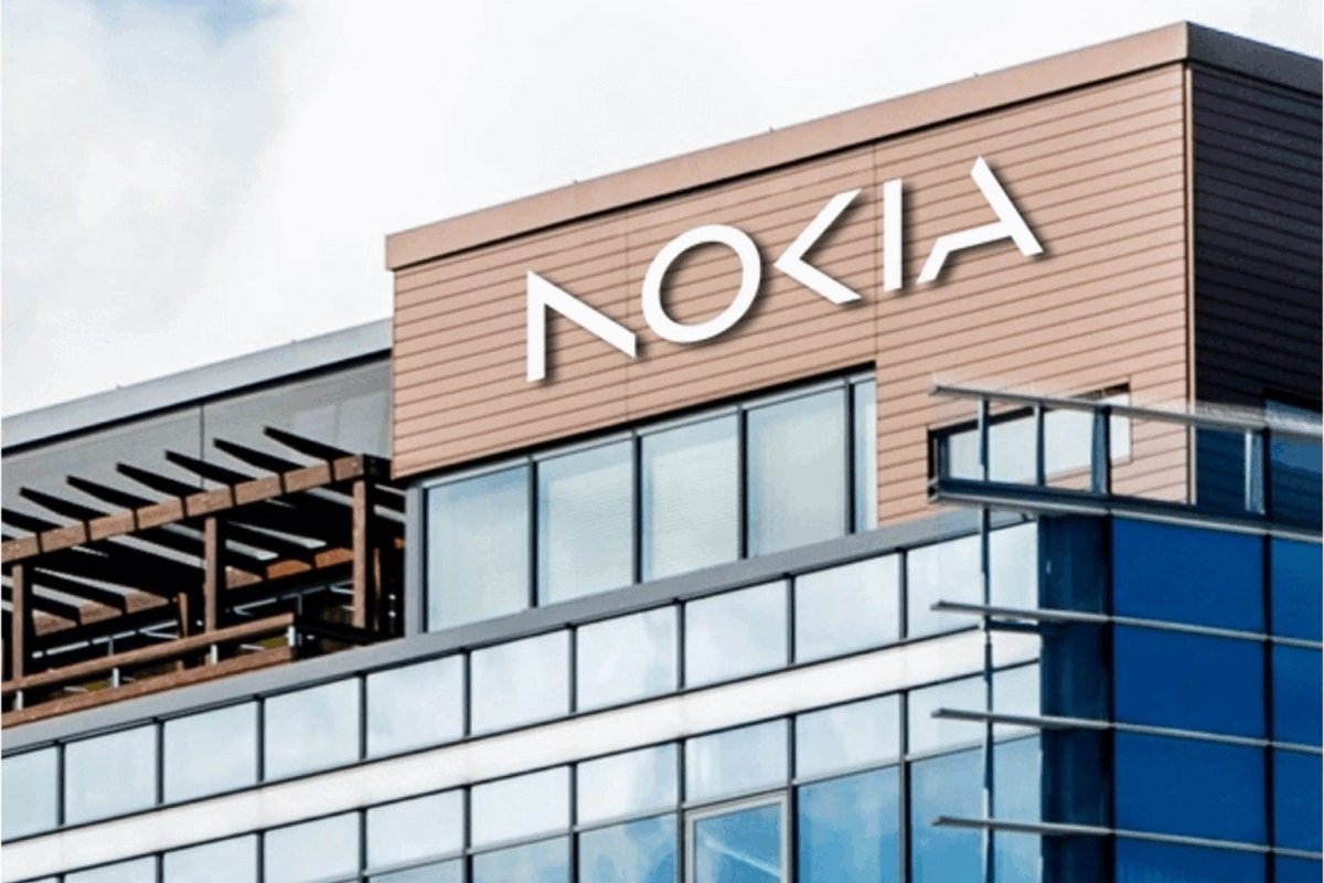 Nokia Slumps 3.6% as Rate Worries Weigh on Rich Valuation