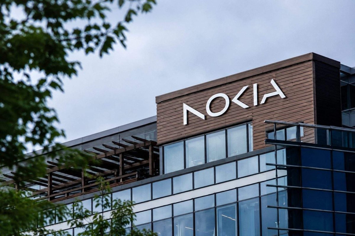 Nokia Stock Plunges 6% as AI Rally Fades, Nordea Boosts Target