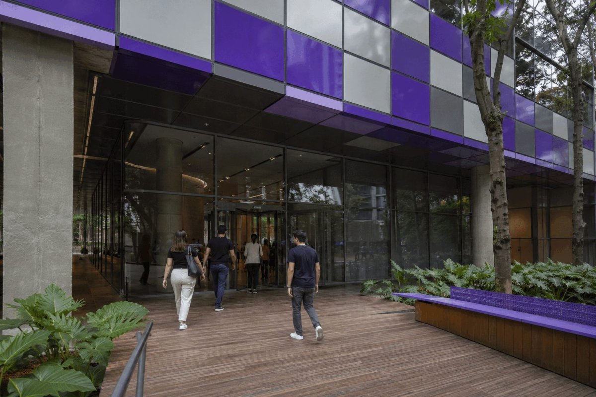 Nu Holdings Dips 3.9% Despite Record Profit as Bad Loans Rise
