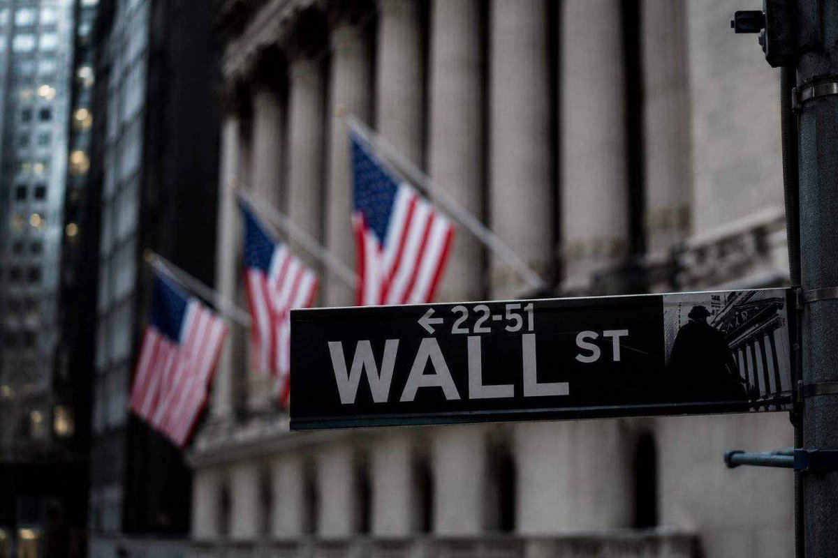 Oil Spike Tests Wall Street Rally as Futures Hold Steady