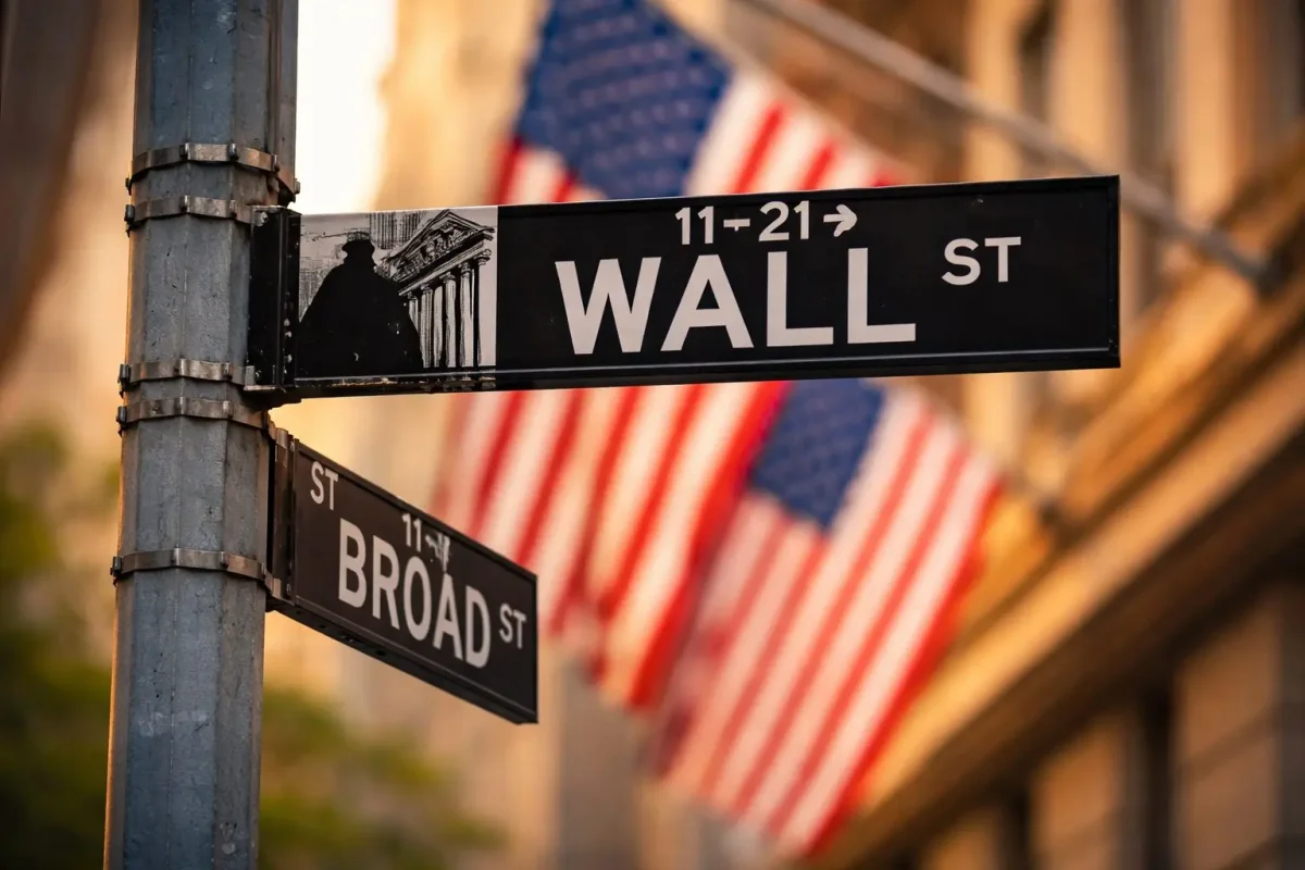 Oil Surges Past $100, Stocks Tumble on Geopolitical and Economic Fears