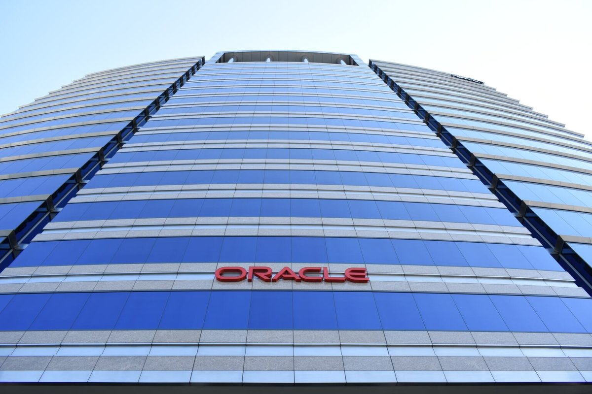 Oracle Shares Slide 4.4% on Project Jupiter Force Majeure Notice