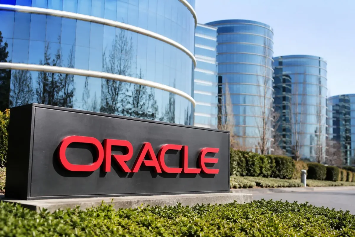 Oracle shares slide as AI contract backlog fails to reassure investors