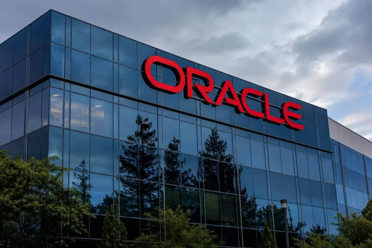 Oracle Stock Hits 52-Week Low as $638B AI Backlog Faces Funding Test