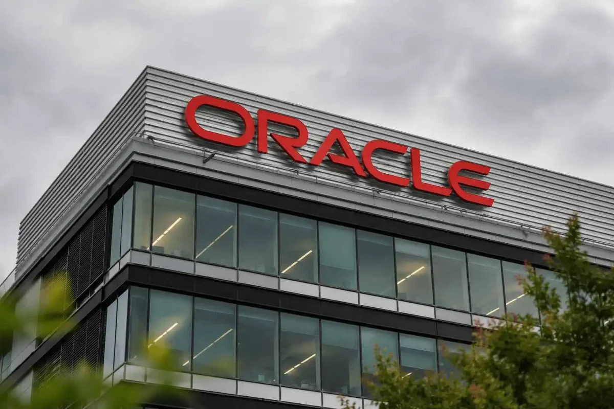 Oracle Stock Rebounds Amid $24 Billion Cash Flow Deficit