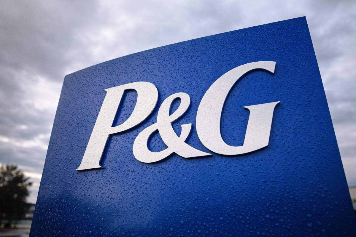 P&G Shares Dip Ahead of Holiday, Insider Sale and Key Conference in Focus