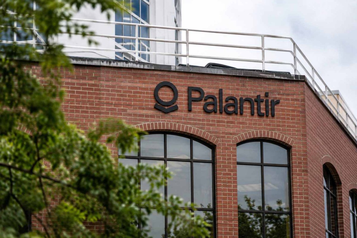 Palantir Rebounds 5.28% on Friday After $40B Weekly Drop, Army Deal Lacks Financial Details