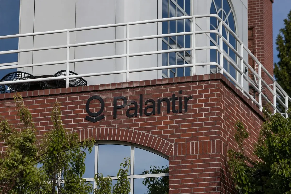 Palantir's NHS Data Access Sparks Privacy Concerns Amid AI Stock Rally