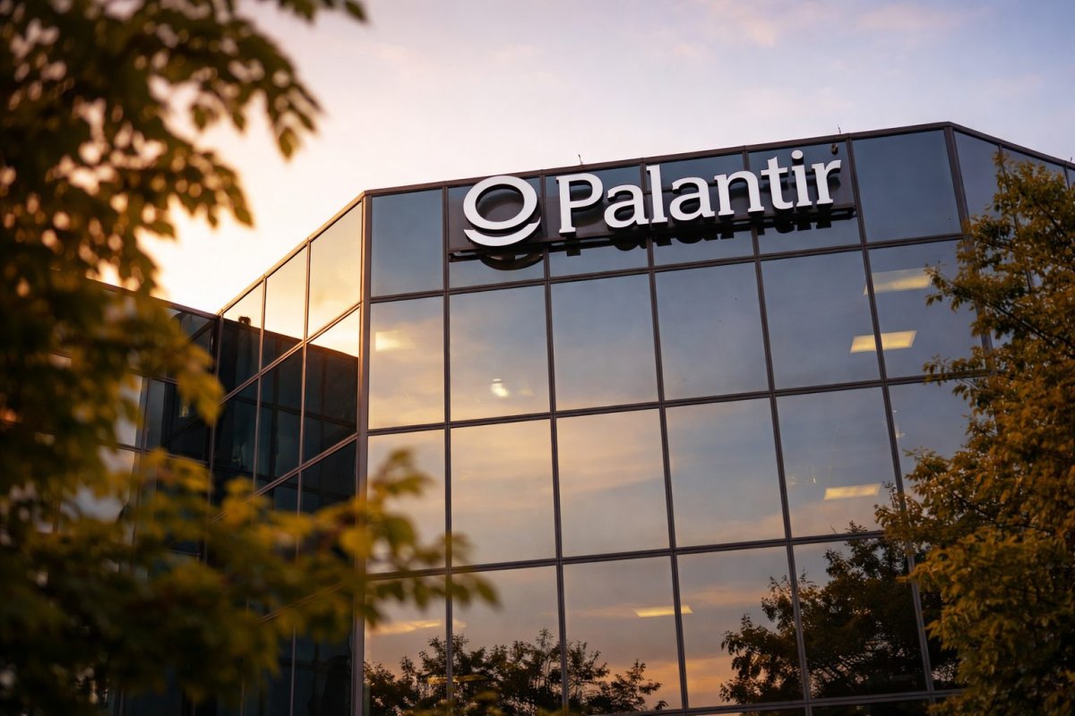 Palantir Shares Slide as Burry Flags Anthropic AI Threat