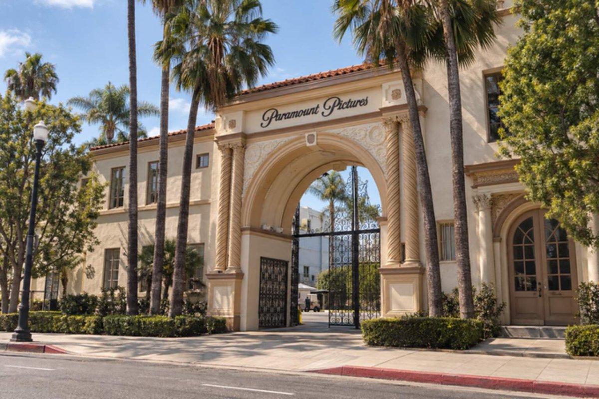 Paramount Shares Slide 5.4% as Bond Demand in WBD Deal Intensifies