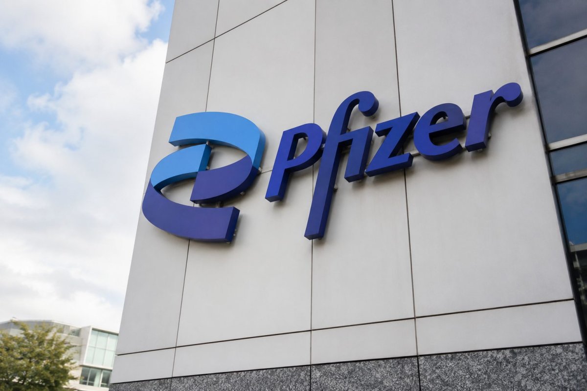 Pfizer Rebounds After Cancer Setback, Dividend Sustainability in Spotlight