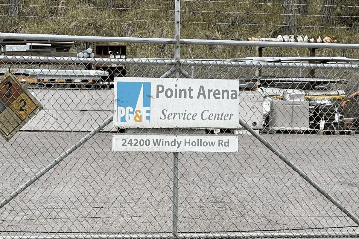 PG&E Tumbles 15% as California Wildfire Bill Omits Liability Shield