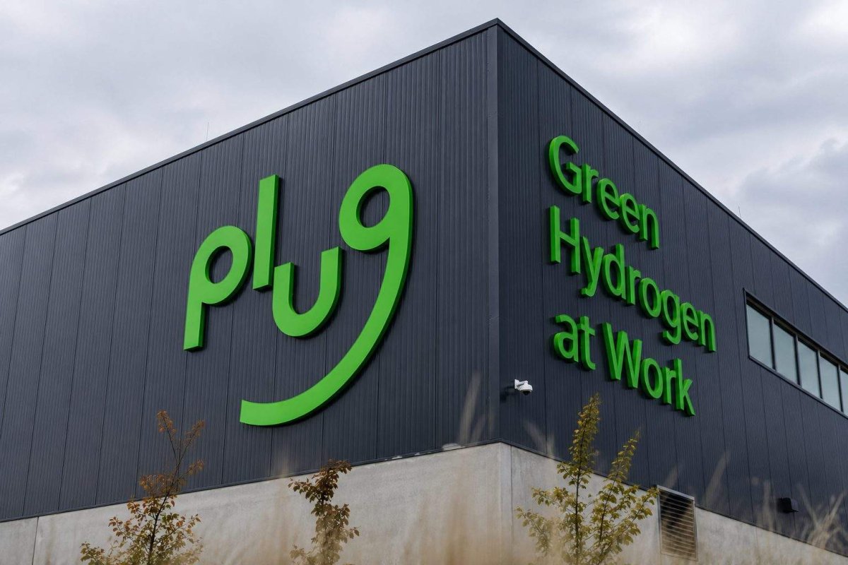 Plug Power Slides as Asset Sale Raises Liquidity Concerns