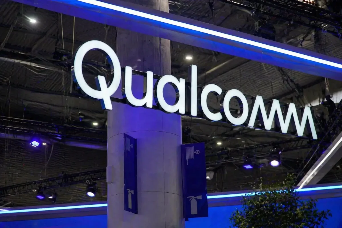 Qualcomm Drops 8%, $19B Wiped Out Amid AI Acquisition Rumors