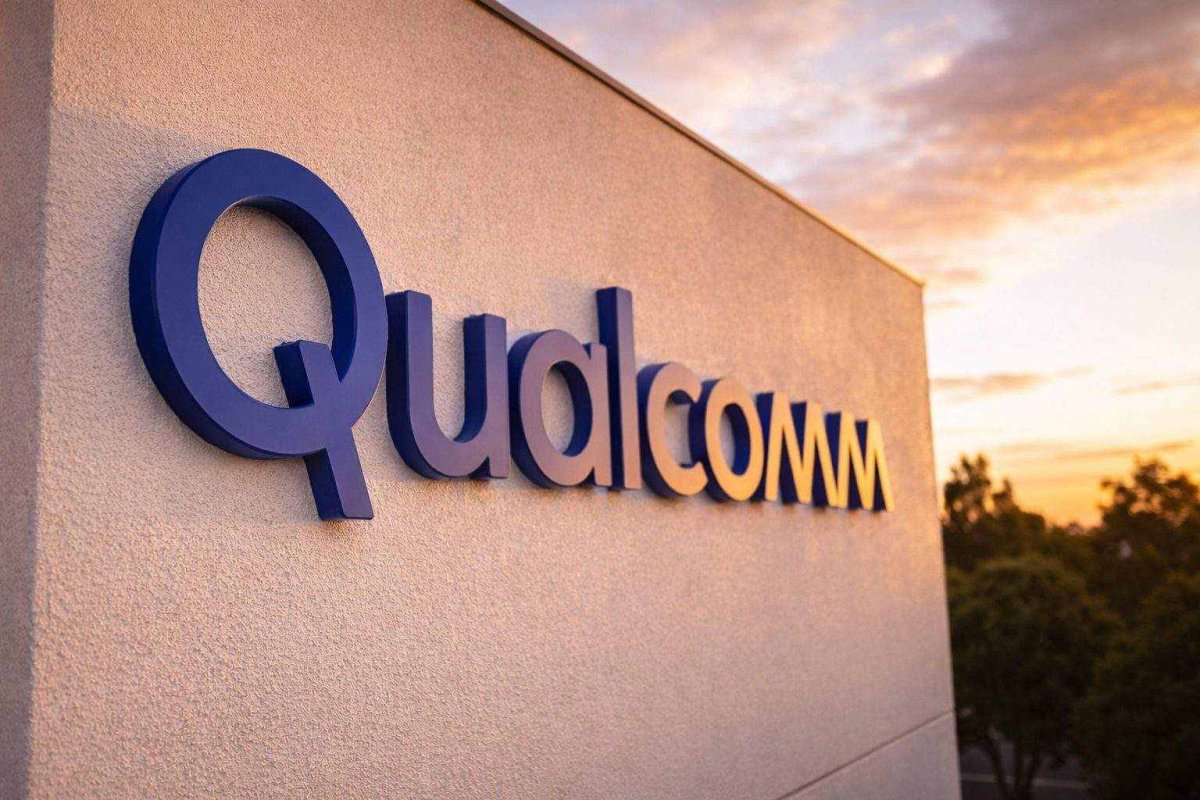 Qualcomm Gains Ahead of Holiday, Memory Shortage Weighs on Outlook