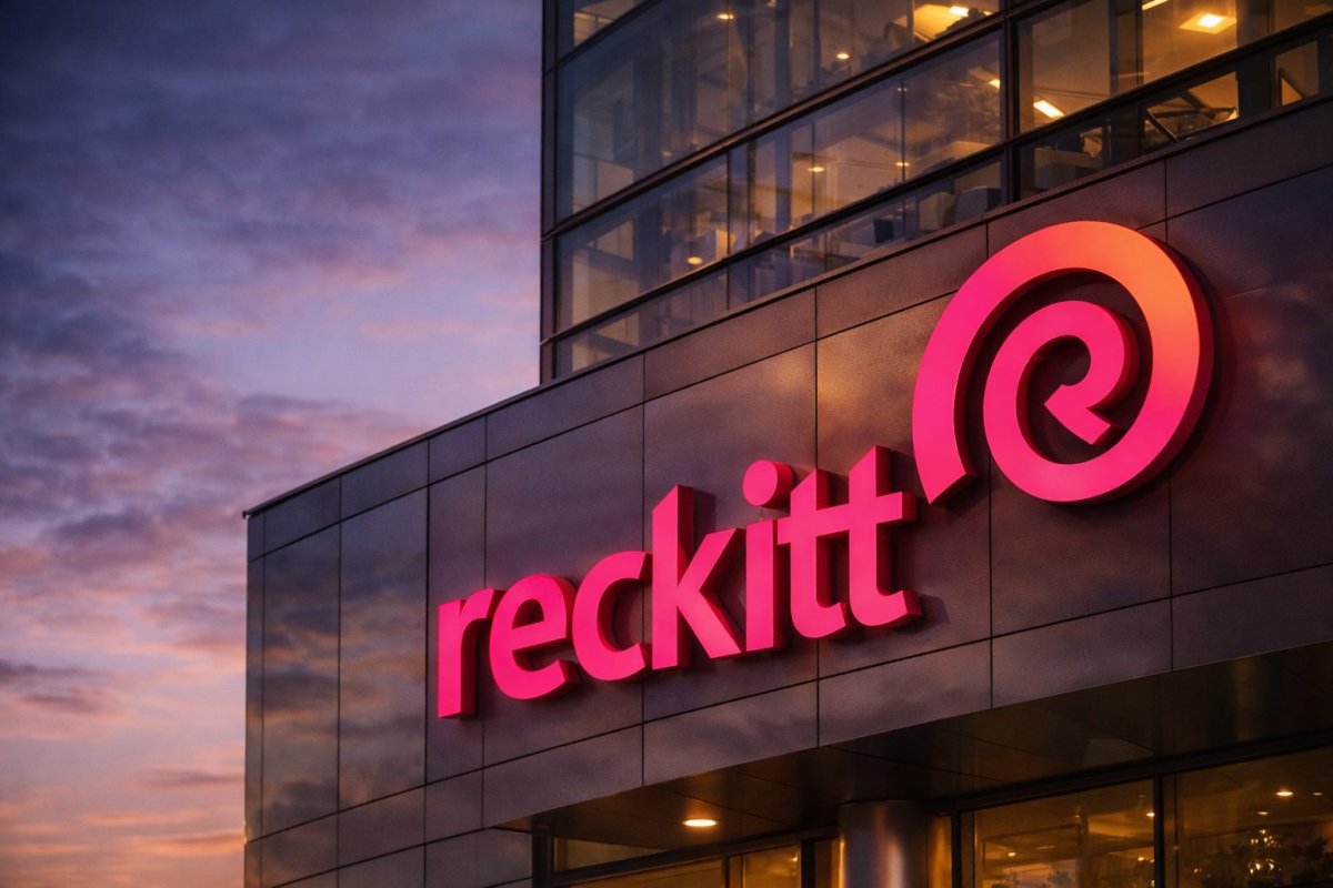 Reckitt Shares Dip Amid Dividend Focus and Margin Uncertainty