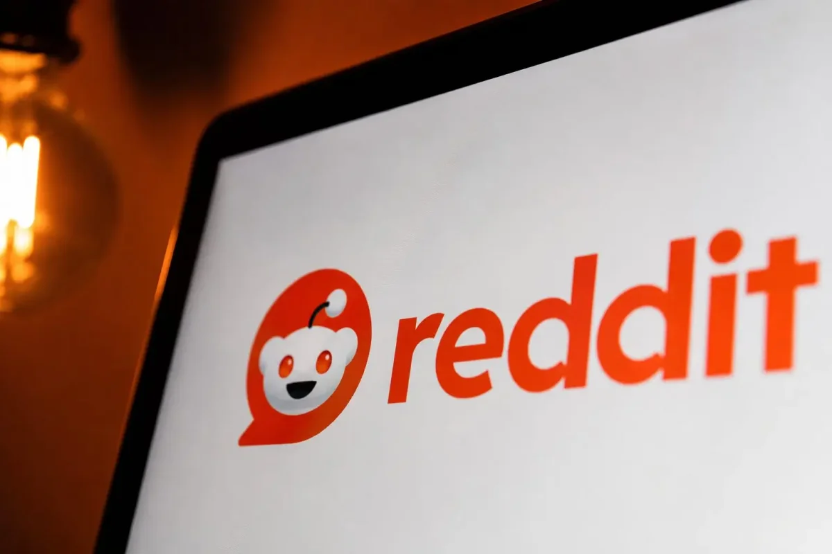 Reddit Surges 14% on Short Interest Spike and Ad Revenue Growth